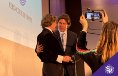 Ce qu’un dir prod (ou topeur) peut apprendre de la remise de prix à Tom Cruise afin que son client termine un événement heureux.